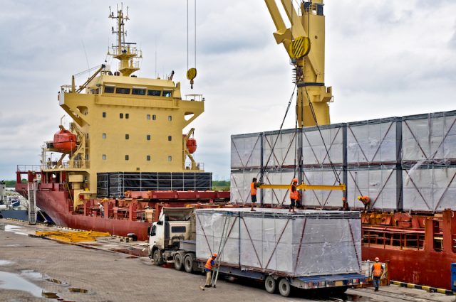 loading ocean cargo